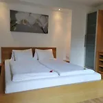 Πανσιόν Haus Wildauer 3*